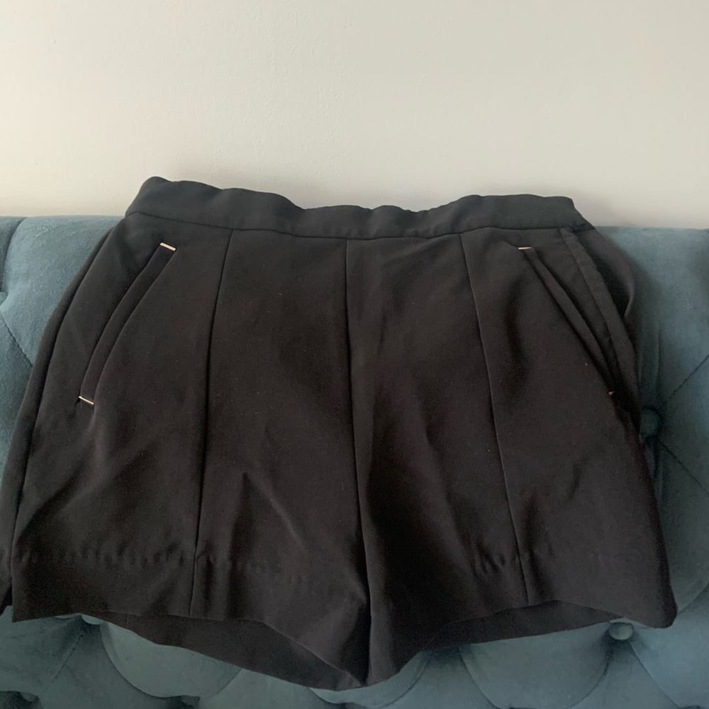 H&M Highwaisted Black Shorts